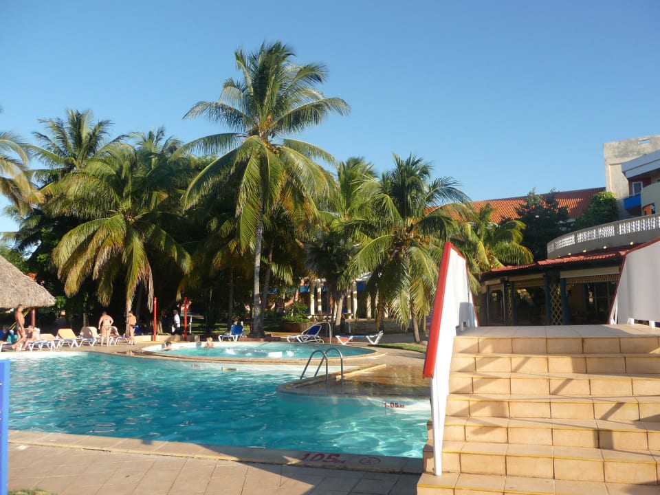 Pool Hotel Brisas del Caribe