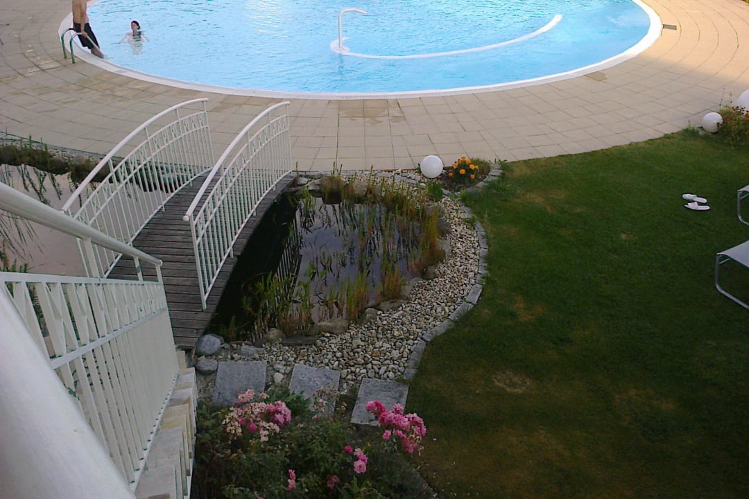 Umfeld vom Pool Hotel Almesberger