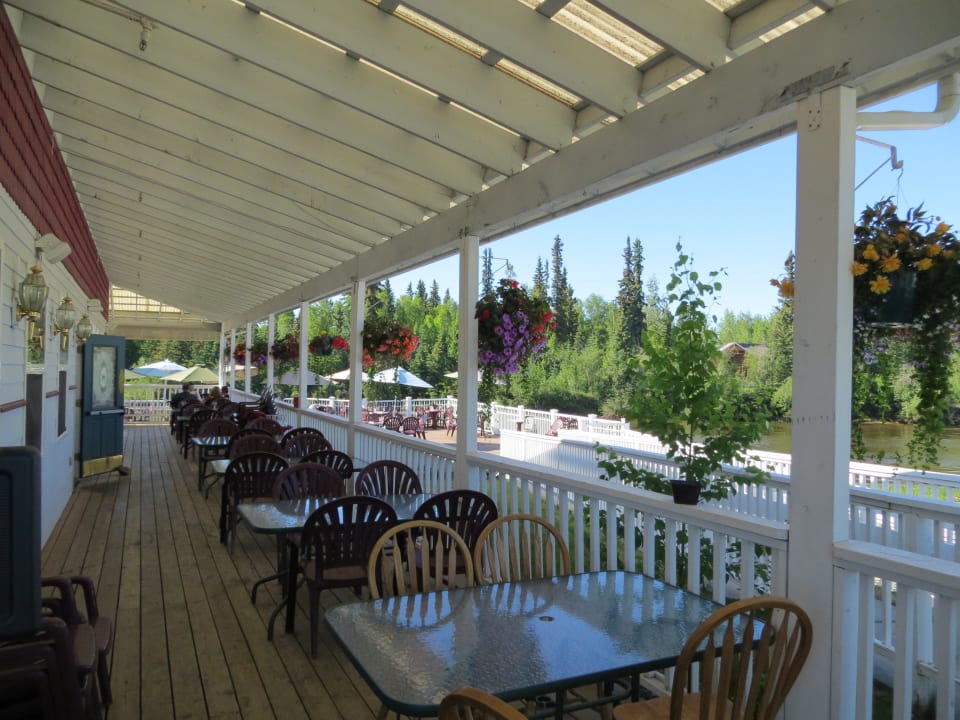 Restaurant Fluss mit Terrasse/Veranda Hotel Rivers Edge Resort