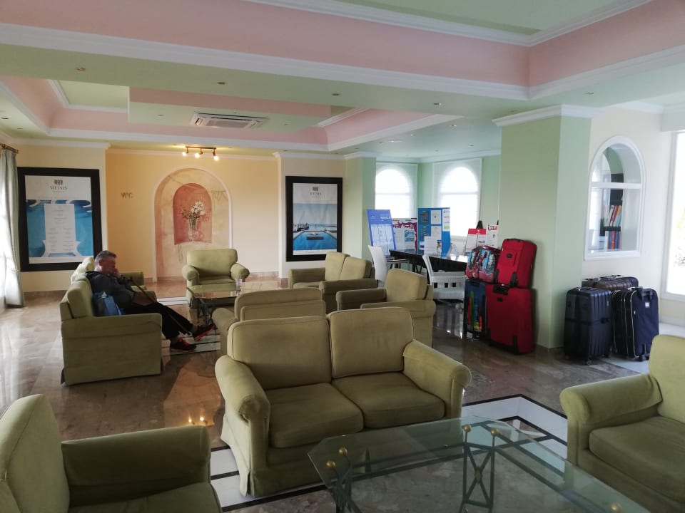 Lobby Mitsis Family Village