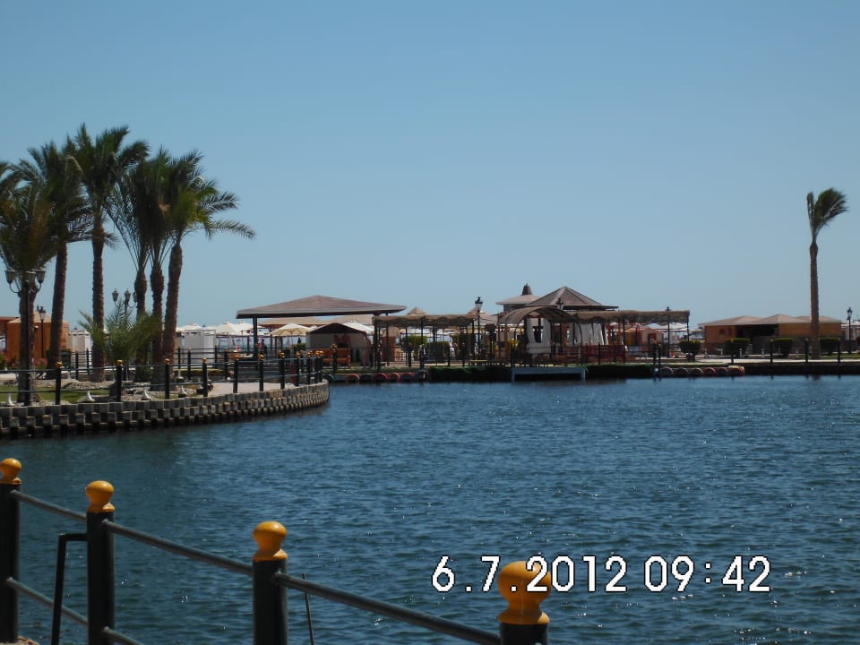 Blick auf Anlegeplatz am Strand Pickalbatros Dana Beach Resort - Hurghada