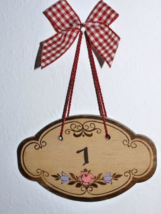 Zimmernummerschild Gästehaus Alte Bergmühle