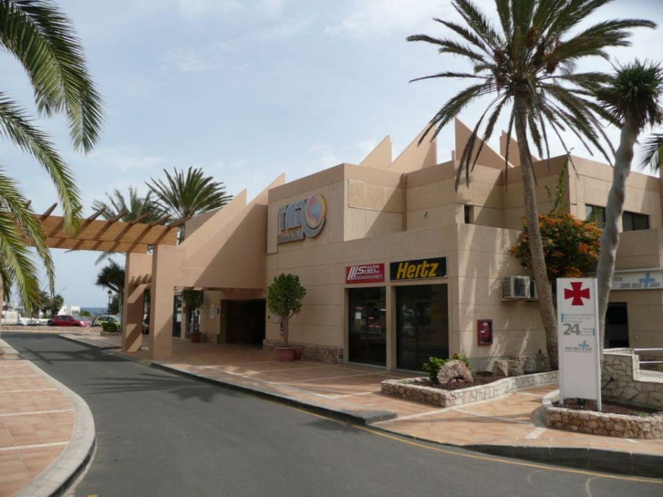 Widok od strony ulicy SBH Hotel Taro Beach