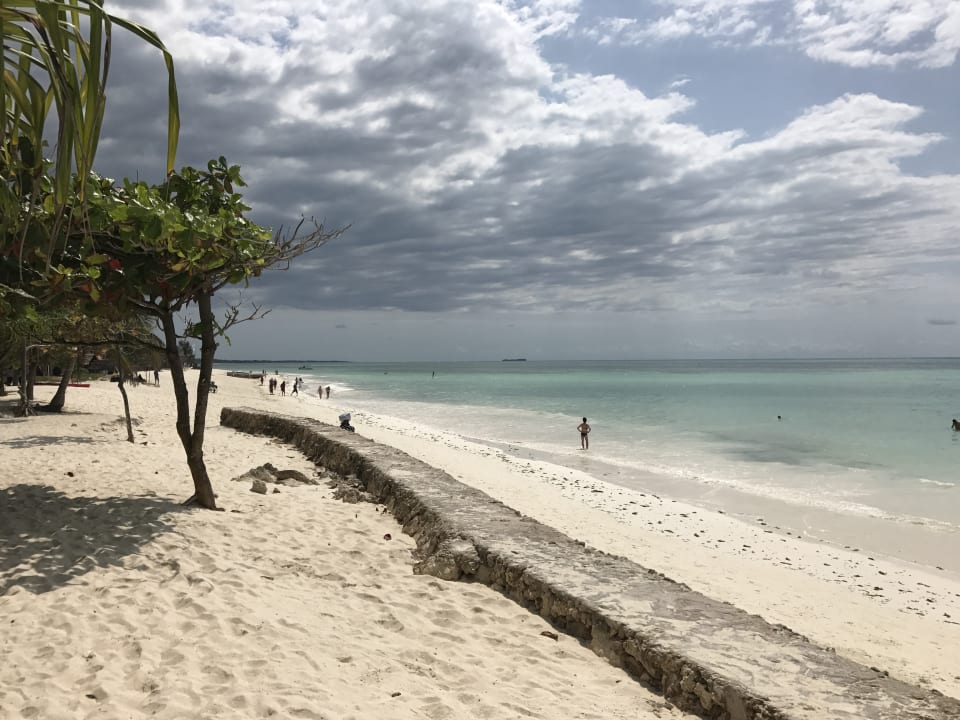 Strand Neptune Pwani Beach Resort & Spa