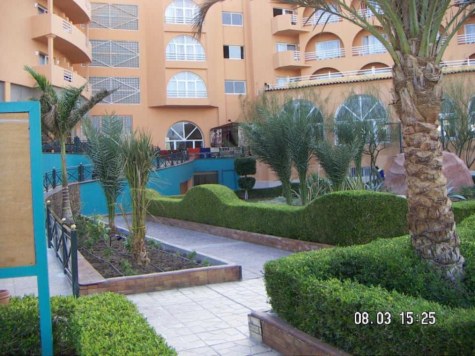 Eingang zum Hauptgebäude Golden Beach Resort