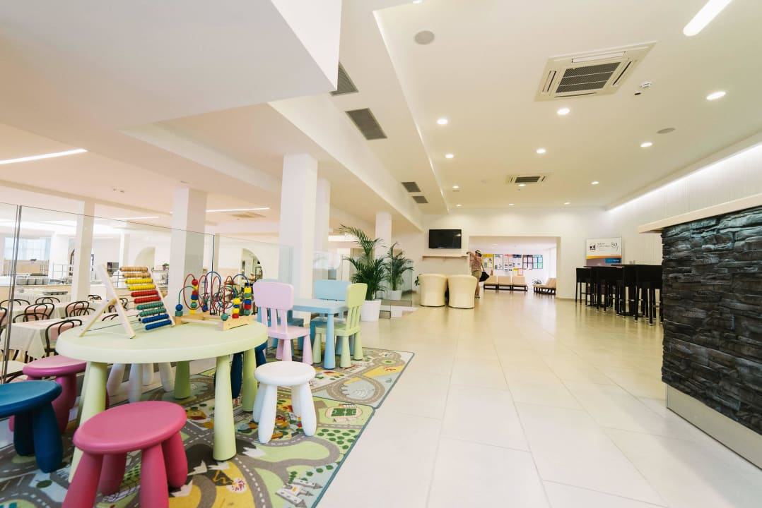 Hotel bar / Children corner Hotel Slaven