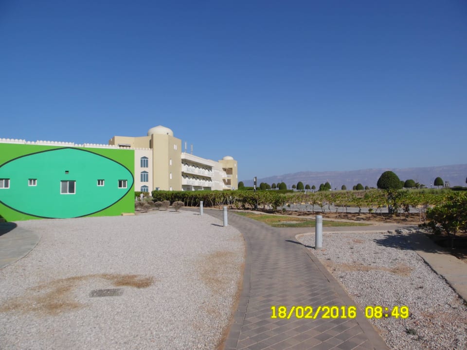 Blick zum Hotelp Wyndham Garden Salalah Mirbat