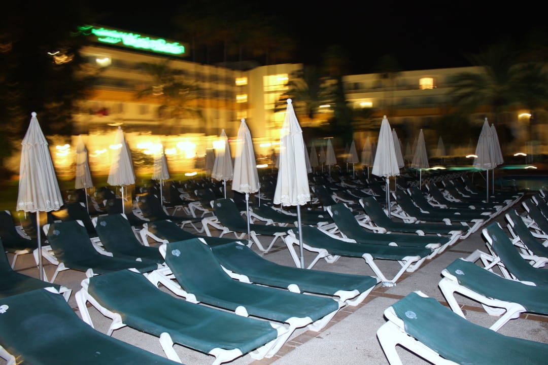 Poolanlage mal ohne Handtücher Protur Vista Badia Aparthotel