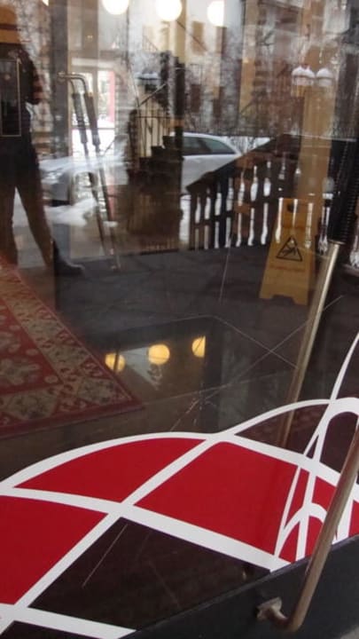 Eingangstür Hotel Atlas Sport