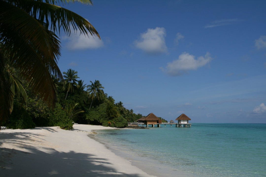 Strand auf der Lagunenseite Kuramathi Maldives