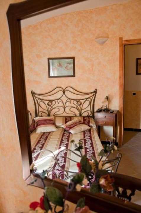 Camera 2 S.Giorgio La Finestrella di Montalto Locanda