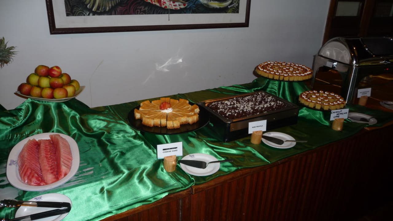 Nachspeisenbüffet NH Collection Maldives Reethi Resort