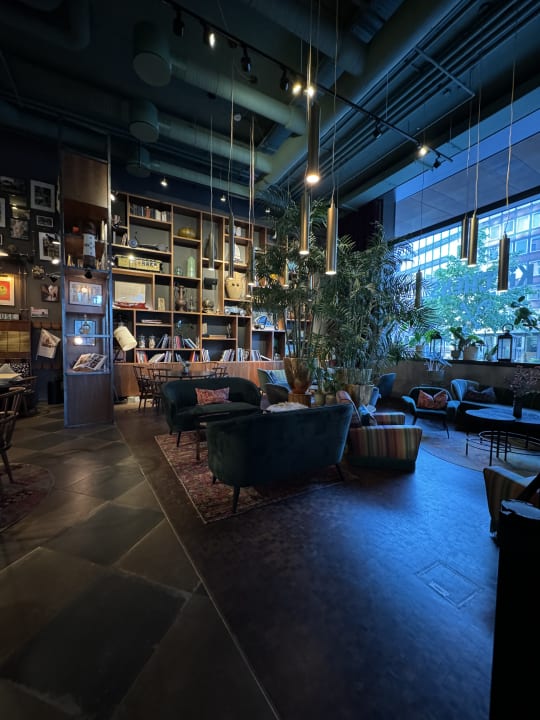 Lobby PIERDREI Hotel HafenCity Hamburg