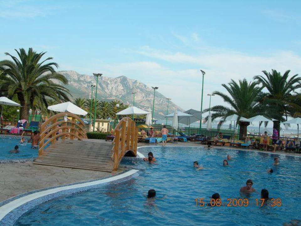 Basen Iberostar Waves Bellevue