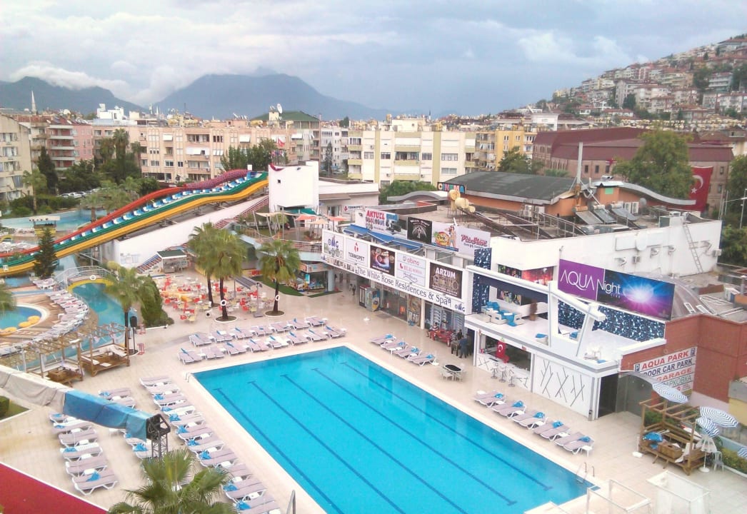 Aussicht vom Hotelrestaurant auf den Aqua Park Hotel Aslan City Kleopatra