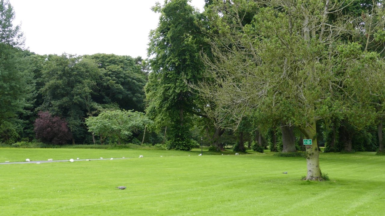 Garten Carberry Tower Hotel