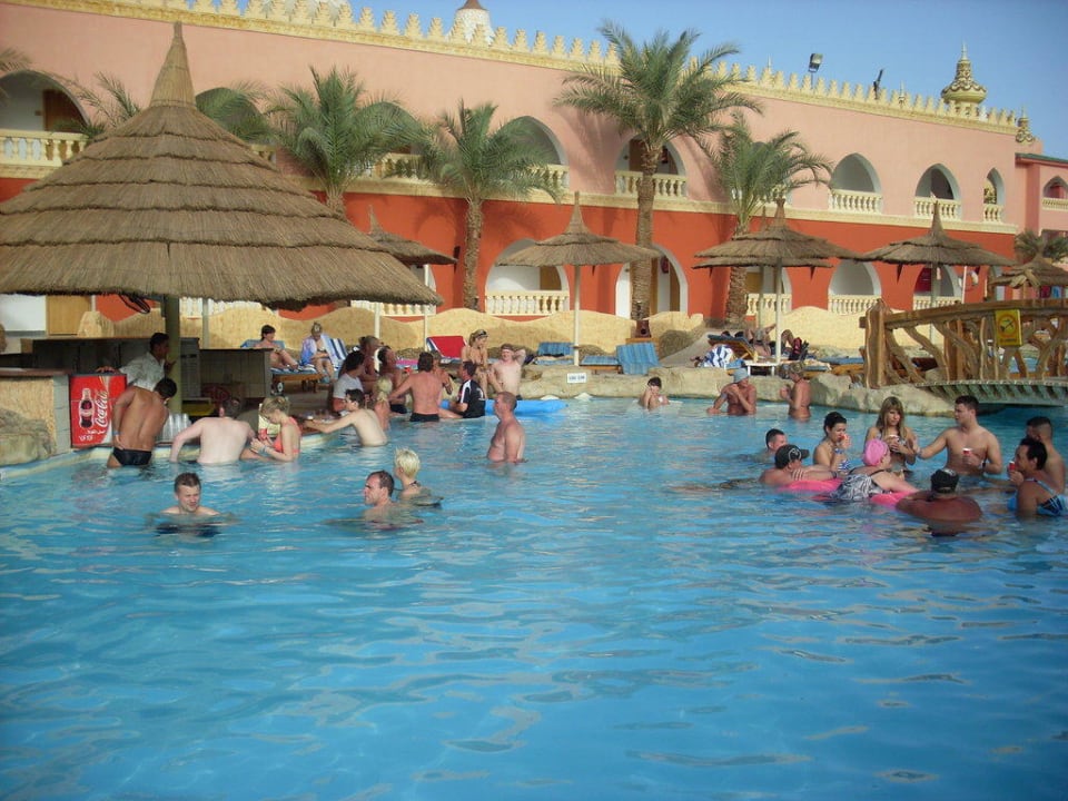 Hier von 10.00 Uhr bis 17.00 Uhr Aufenthaltplatz  Pickalbatros Alf Leila Wa Leila Resort - Neverland Hurghada