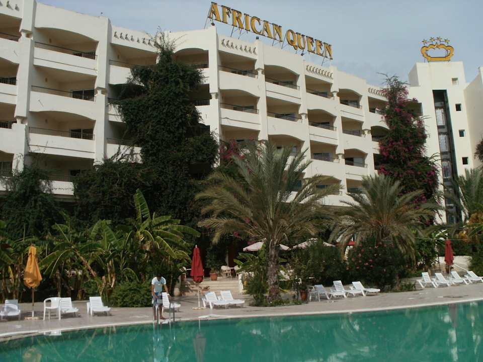 Hotelansicht von der Poolseite Hotel African Queen