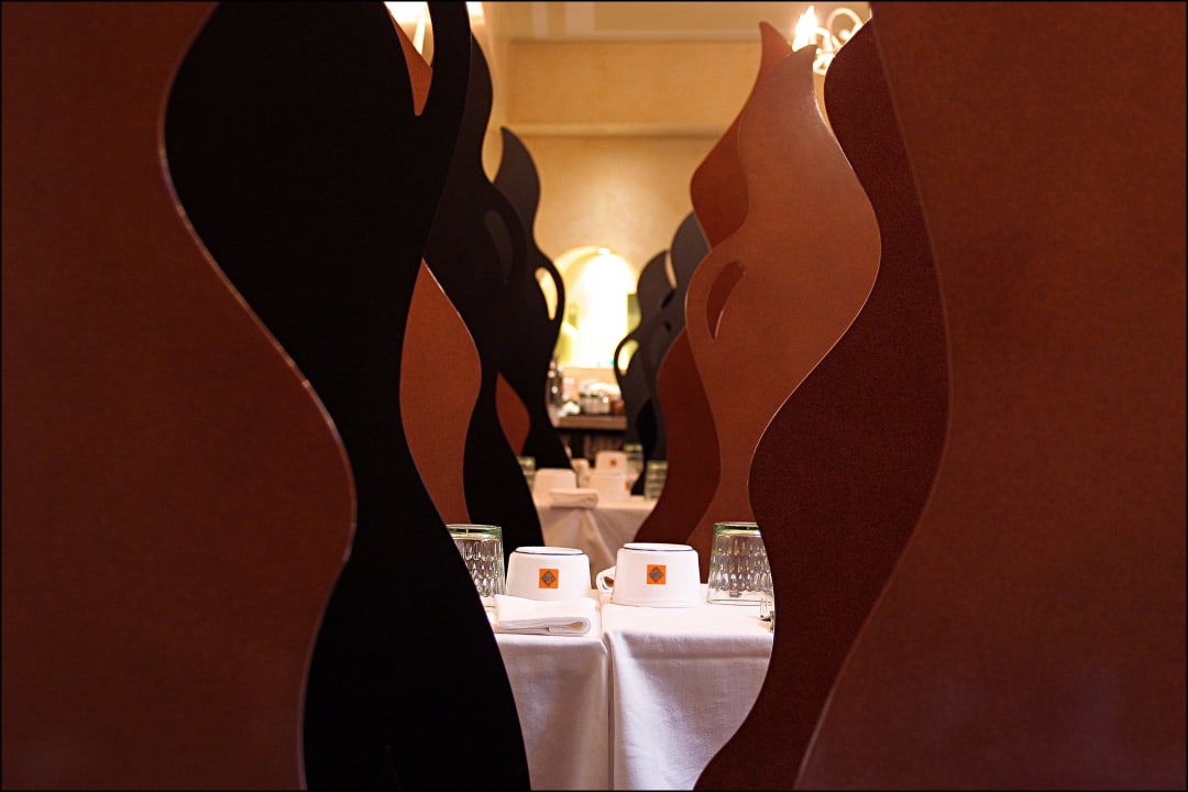 Breakfast Area details Villa Royale Montsouris