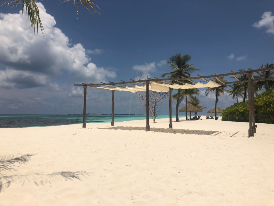 Strand Kuredu Island Resort & Spa