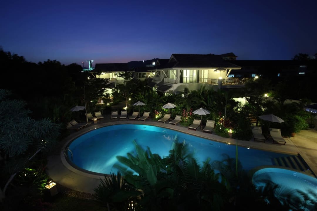 Laksasubha's Family Pool Laksasubha Hua Hin