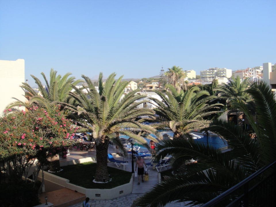 Pool und Garten Hotel Atlantis Beach