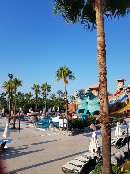 Pool Kamelya Aishen Club