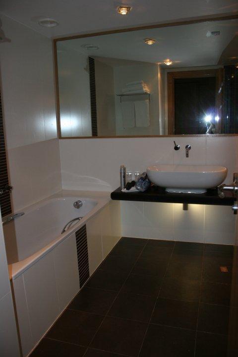 Bad Hotel Wineport Lodge