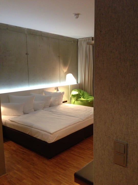 Suite, Bett Factory Hotel