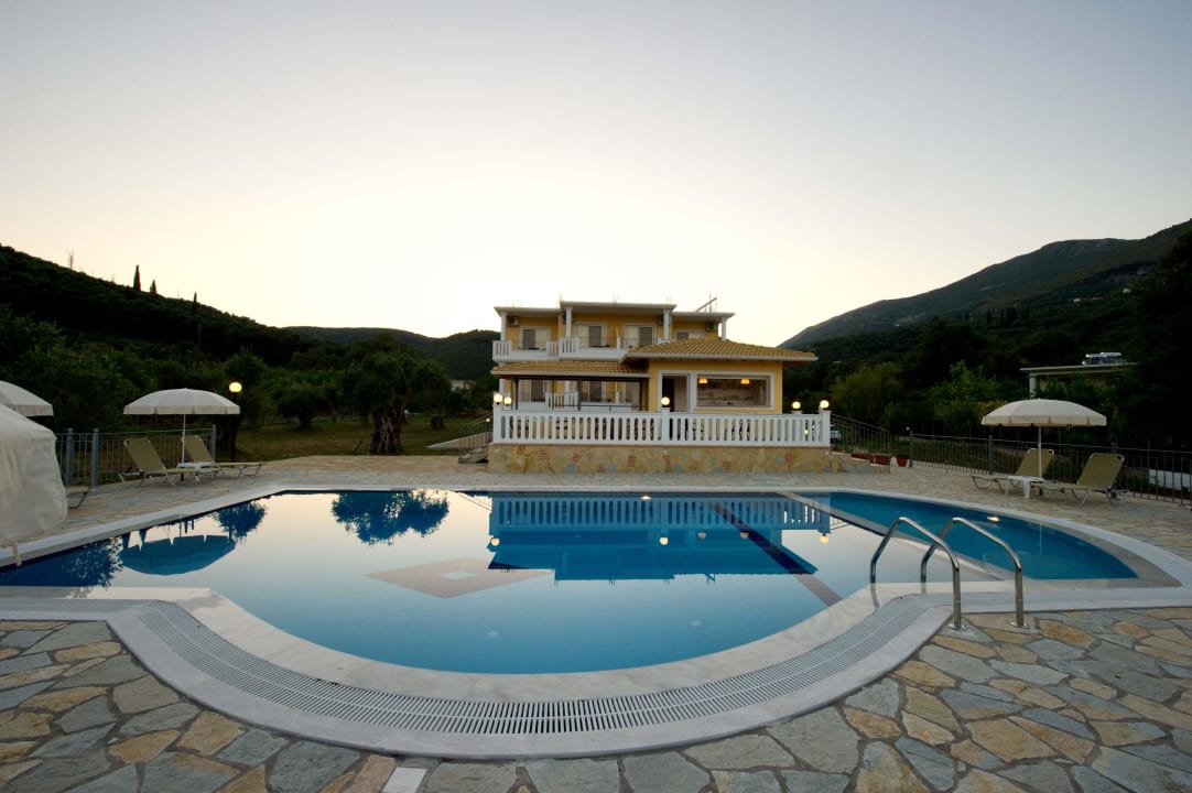 Pool bereich Hotel Alexander's House