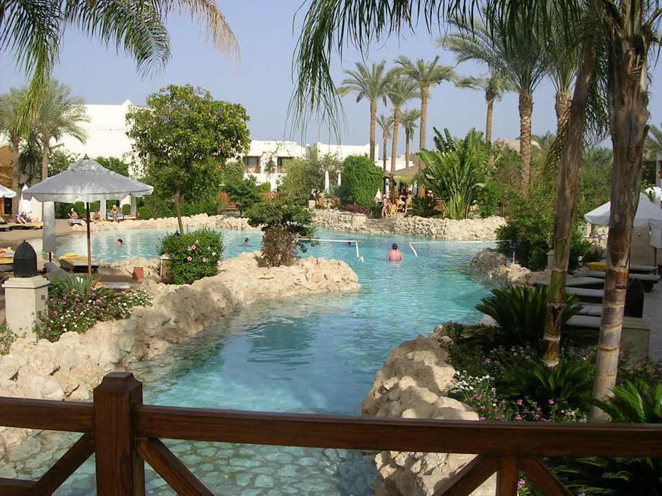 Riesiger Pool Ghazala Gardens