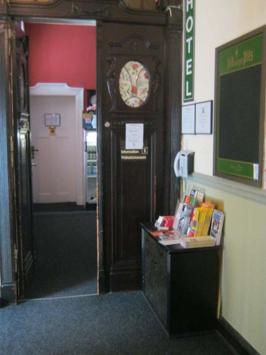 Eingang zur Rezeption Hotel Pension Rheingold