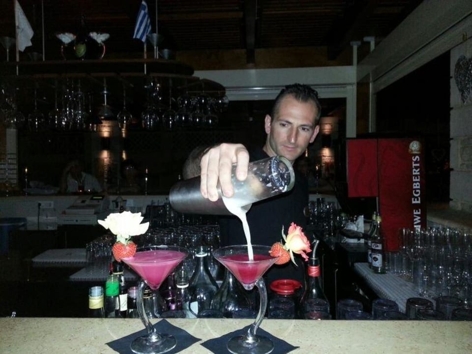 Cocktails vor den Augen zubereitet Cactus Royal