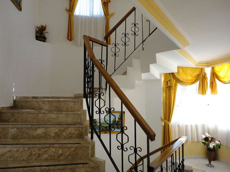 Schody Semoris Hotel