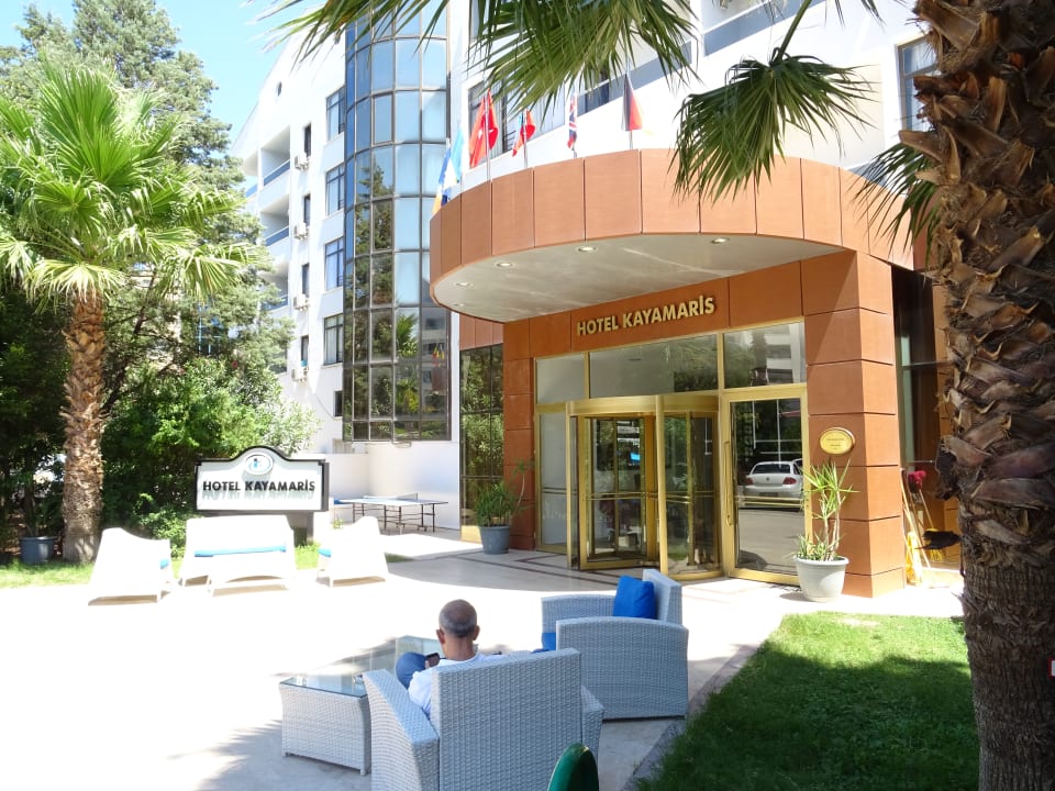 Außenansicht Kayamaris Hotel