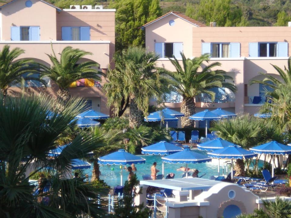 Widok na basen Mitsis Rodos Village