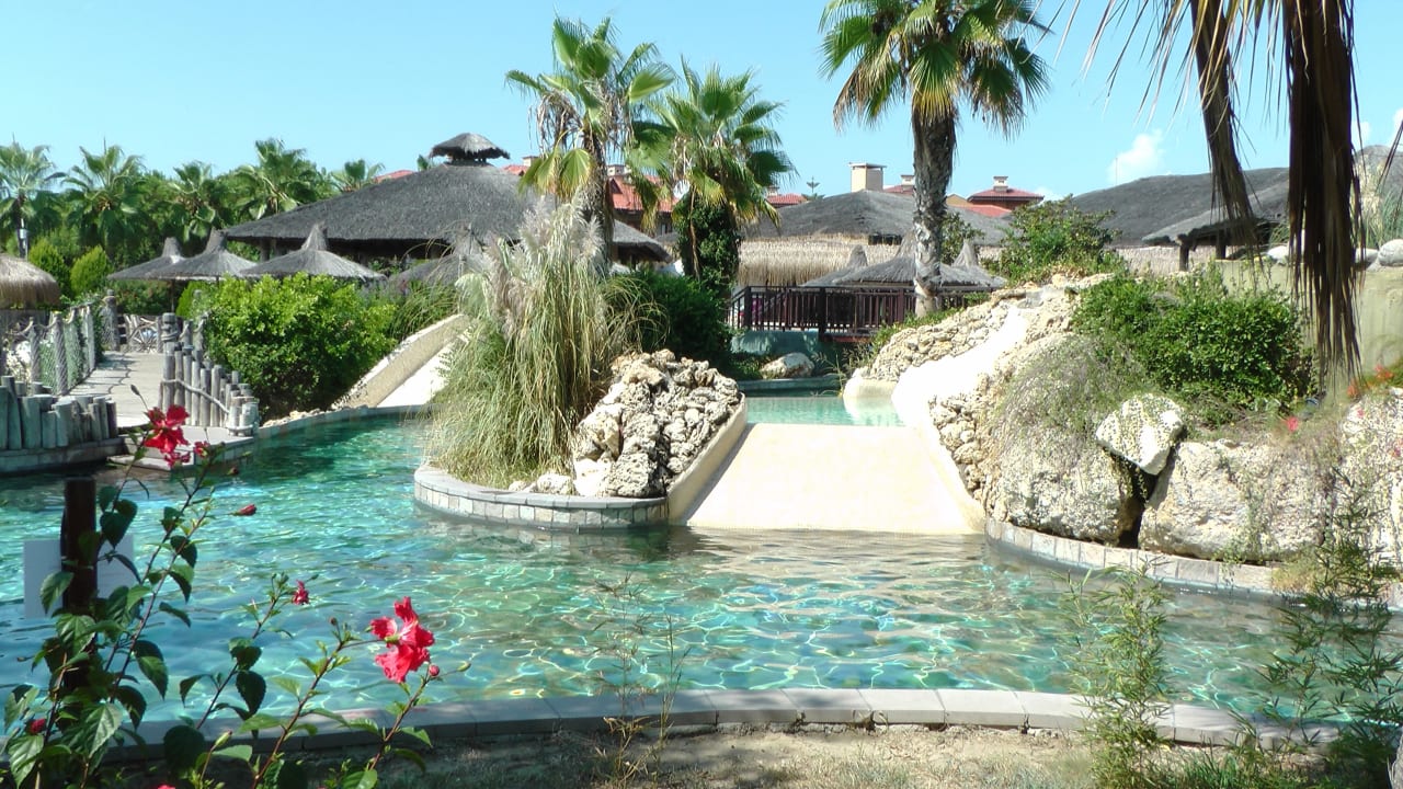 Amazon Water World Club Grand Side