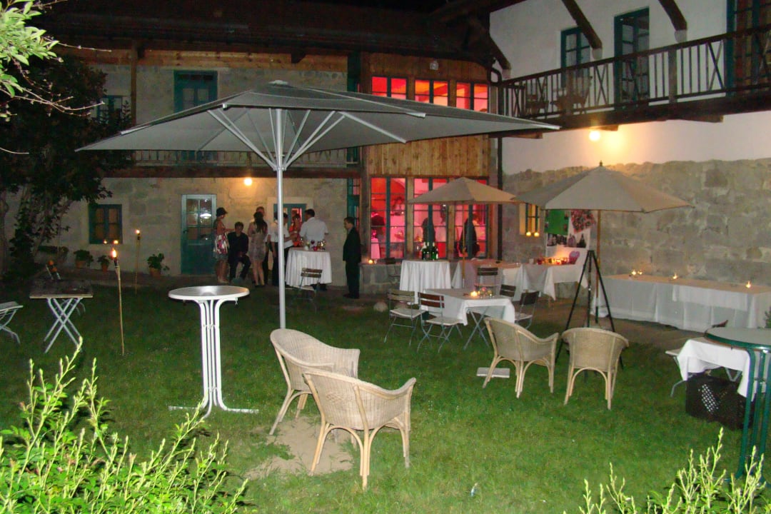 Innenhof - Nebenraum Speisesaal (beleuchtet) Naturhotel Gidibauer Hof
