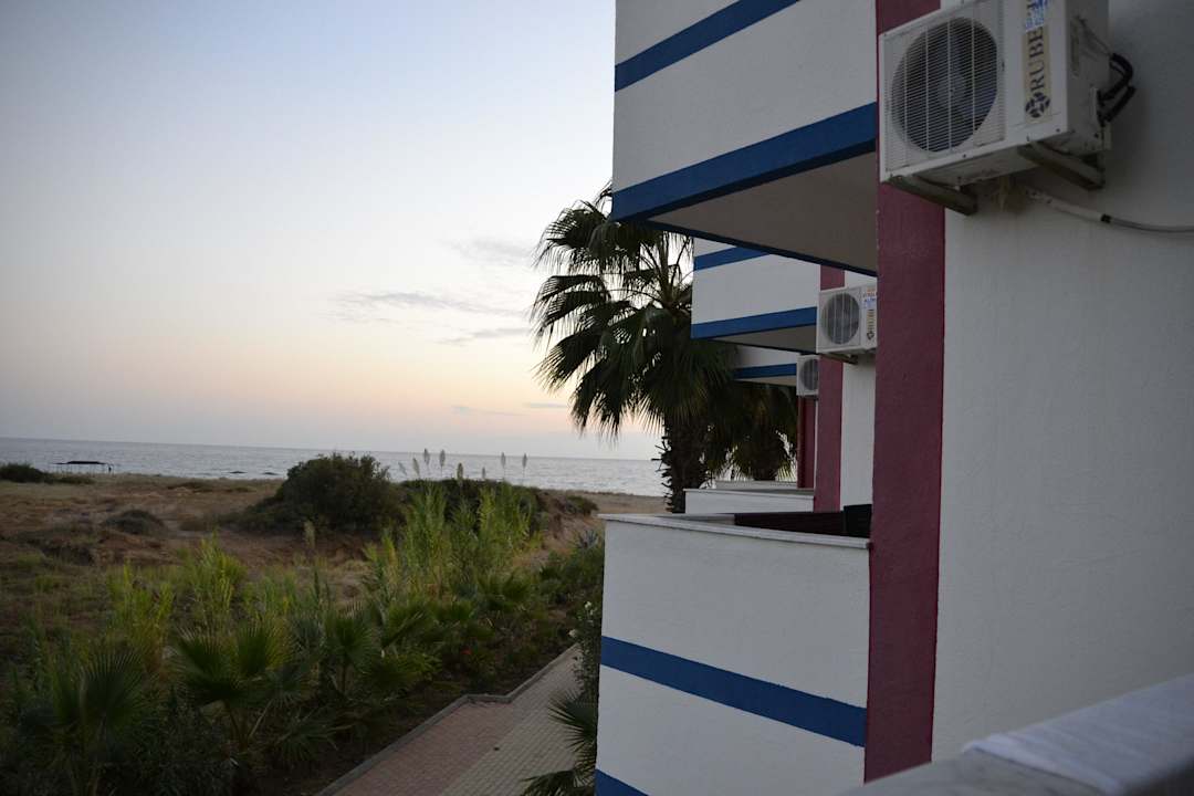 Blick vom Balkon Skys Hotel