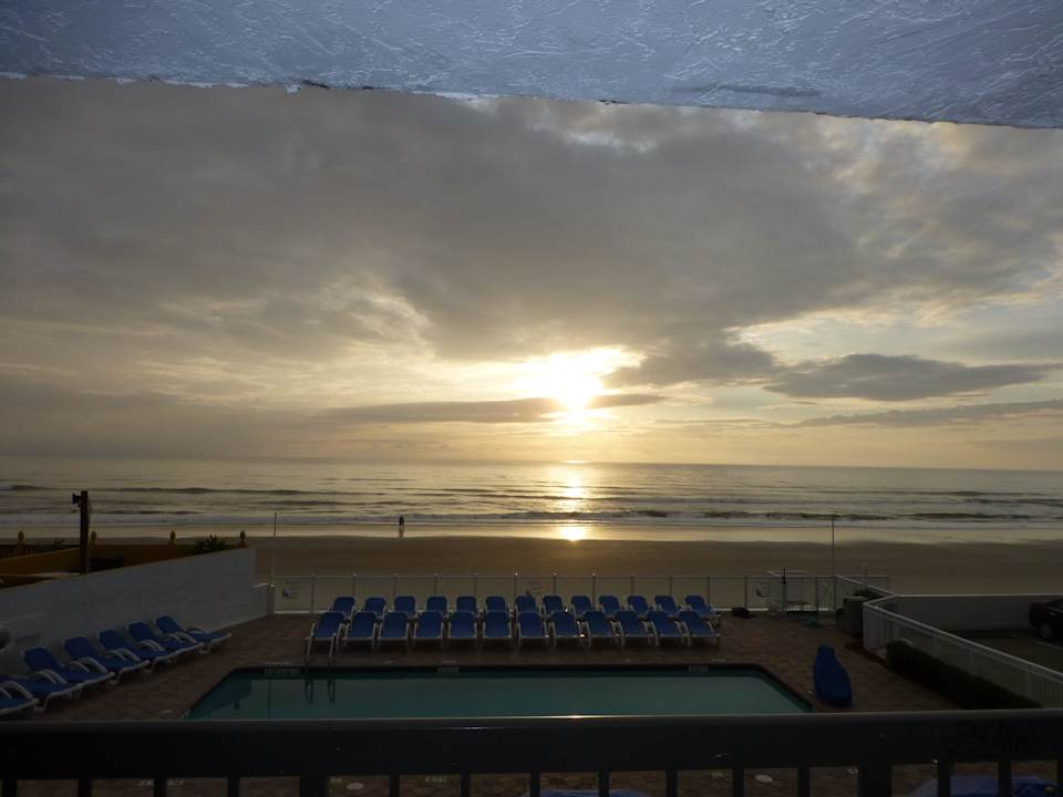 Ausblick vom Balkon Hotel Tropical Winds Oceanfront