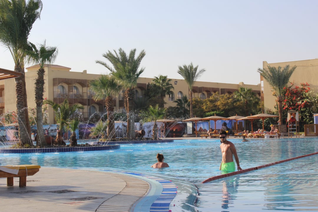 Бассейн Desert Rose