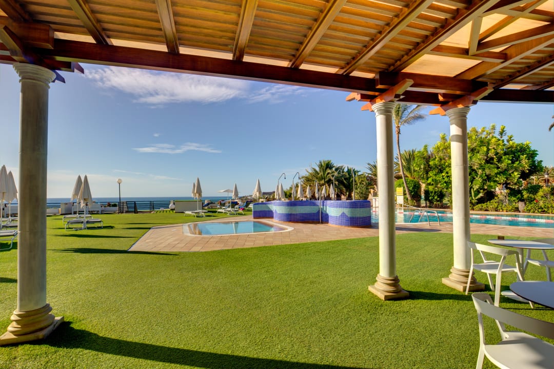 Pool SBH Crystal Beach Hotel & Suites