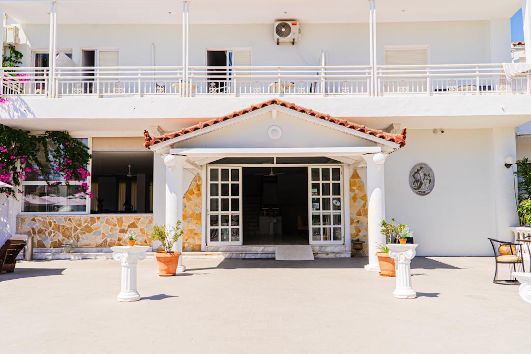 Lobby Hotel Ikaros