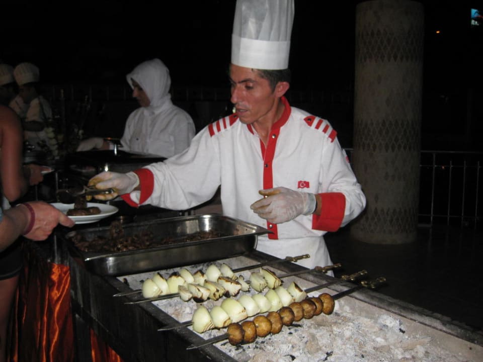 Grillen am Pool Club Hotel Mirabell