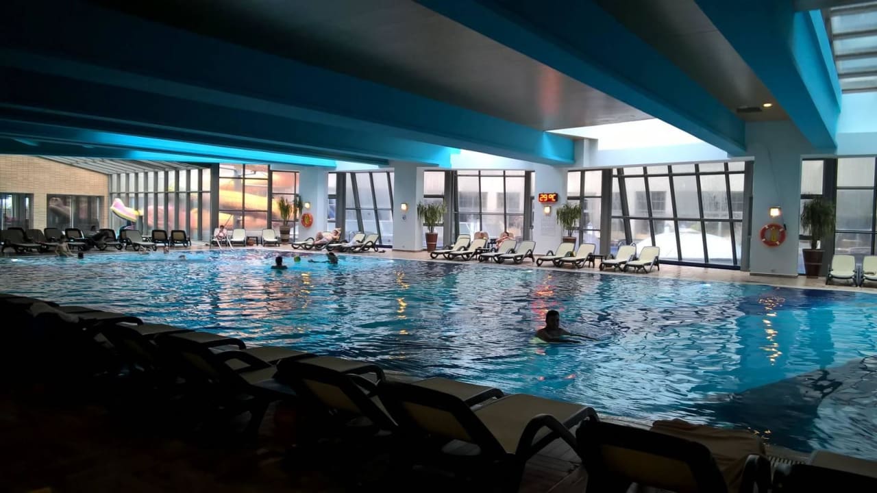 Tolles Hallenbad Limak Lara Deluxe Hotel & Resort