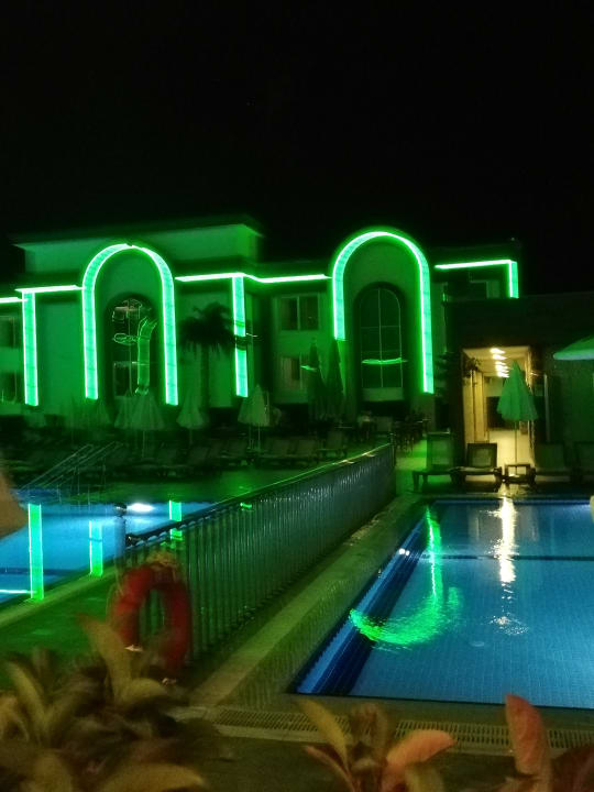 Außenansicht The Lumos Deluxe Resort Hotel
