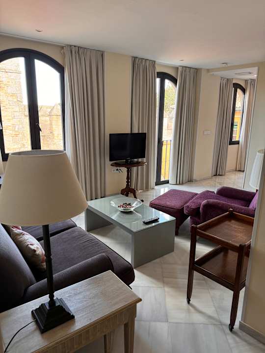 Zimmer Suites Murillo