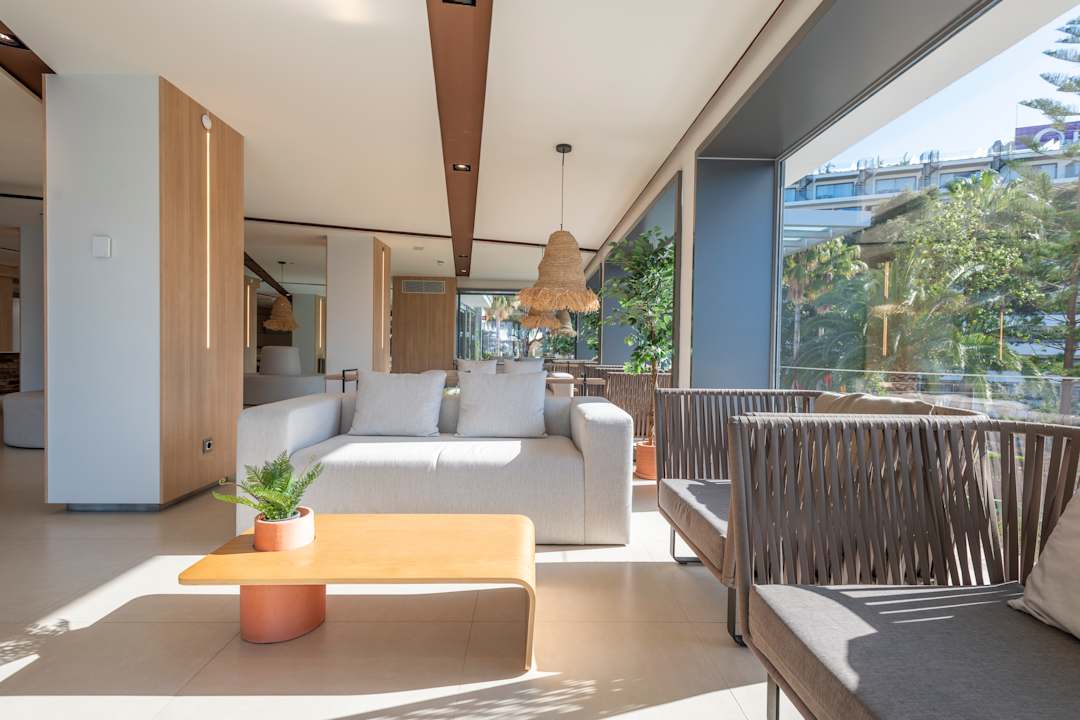 Lobby Leonardo Royal Hotel Mallorca