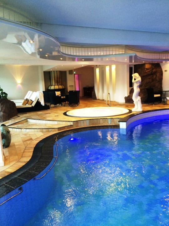 Innenpool Schwarzwald Resort Dollenberg