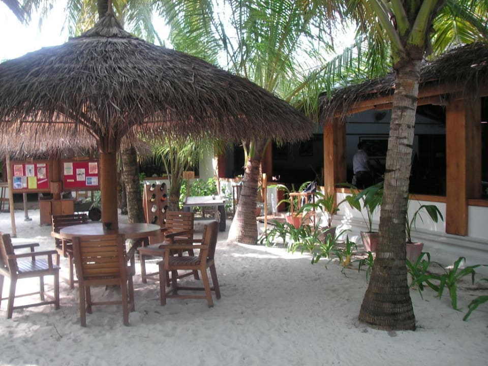 Das Main - Restaurant mit Vorplatz NH Collection Maldives Reethi Resort